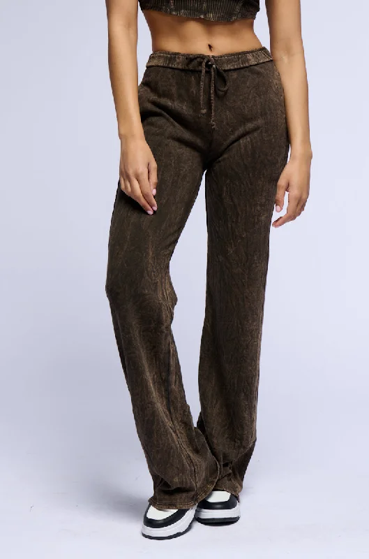 BERLIN MINERAL WASH WIDE LEG SWEATPANT IN DARK BROWN